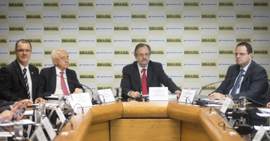 Centrais e governo vão debater MPs sobre benefícios no Congresso