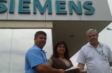 Funcionária é reintegrada na Siemens