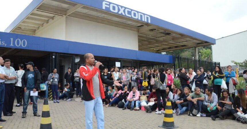 Trabalhadores da Foxconn rejeitam alterações nos benefícios e valor da PLR