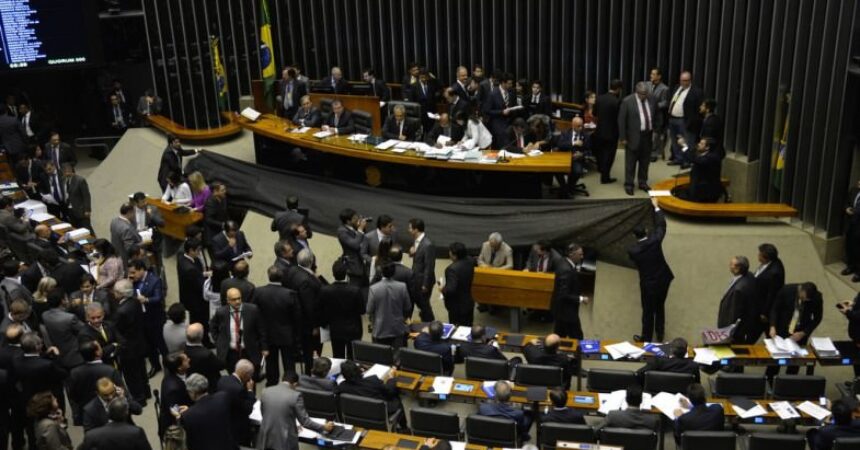 Câmara concluiu votação da pensão por morte e auxílio-doença