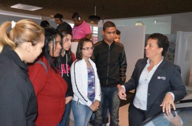 Jovens da Apae Jundiaí visitam Museu do Metalúrgico