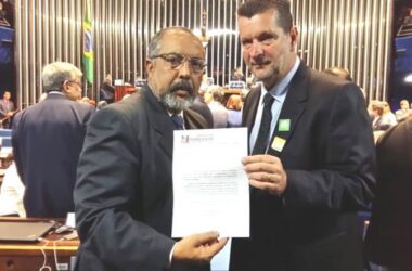 Em Brasília, Sindicato entrega documento contra terceirização