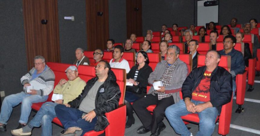 â€œNadando em Dinheiroâ€ é sucesso em mais uma Sessão Pipoca