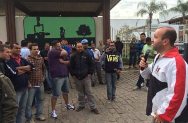 Assembleia de esclarecimento na Usiminas