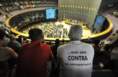 Câmara estende reajustes do salário mínimo a aposentados