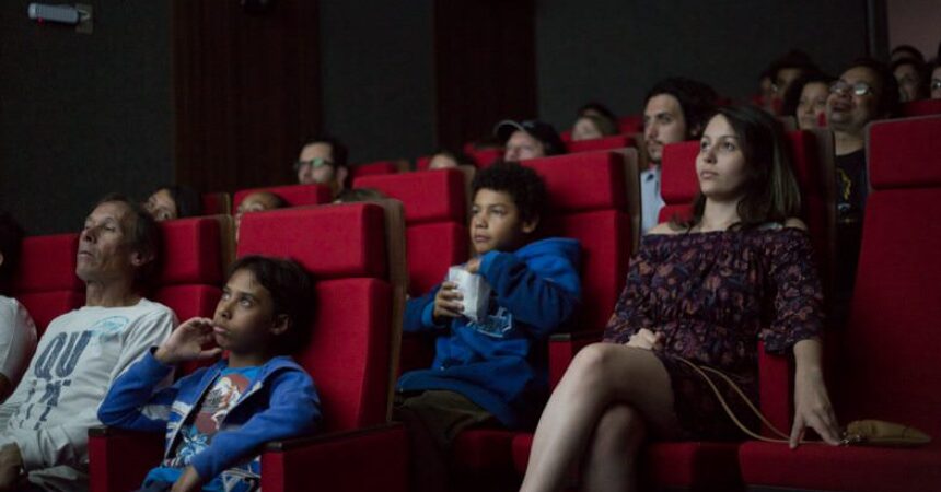 “O Sal da Terra” emociona cinéfilos em mais uma sessão do CineClube