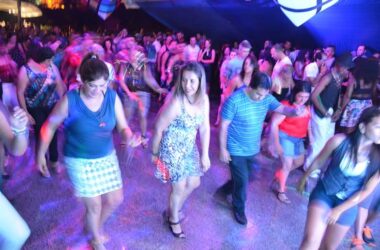 Noite do Flash Back no Clube de Campo reviveu os bons tempos