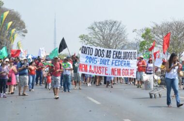 Movimentos sociais protestam na Esplanada dos Ministérios