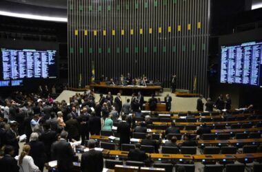 Após aprovação na Câmara, regra 85/95 e desaposentação seguem para o Senado