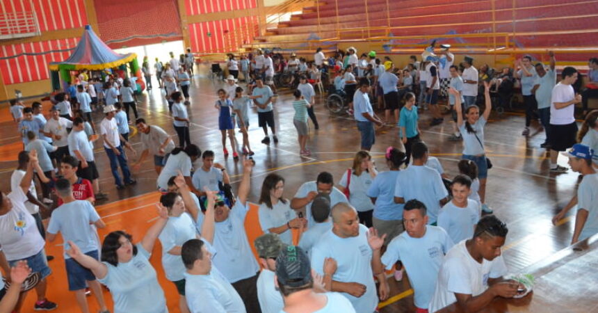 APAE antecipa o Dia das Crianças no Clube de Campo.