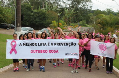 Caminhada no Clube de Campo marca Outubro Rosa