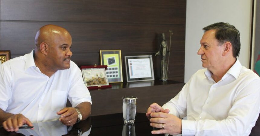Diretor e vereador Caé se reúne com prefeito Pedro Bigardi