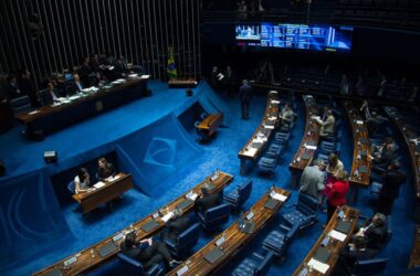 Senado aprova regras para aposentadoria