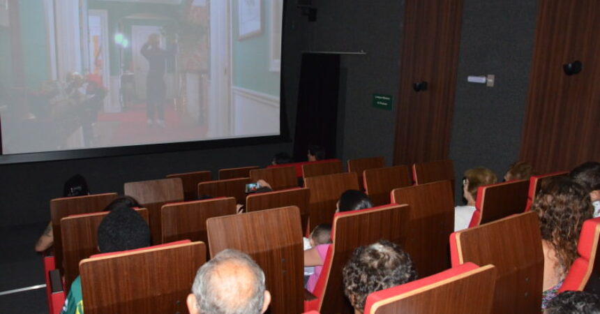 Sessão Pipoca encerra programação com sala lotada