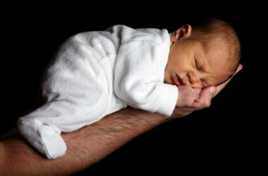 Lei de ampliação da licença-paternidade para 20 dias é sancionada