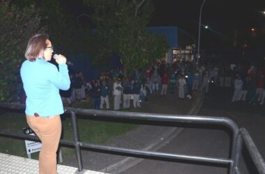 Trabalhadores da Deca fazem protesto por PLR