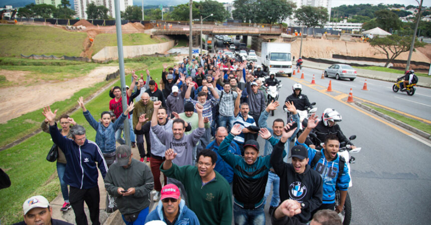 Metalúrgicos da Neumayer Tekfor caminham do Distrito até o centro de Jundiaí