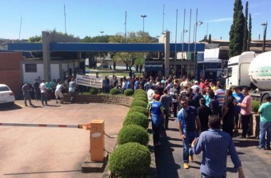 Em assembleia, demitidos da Sifco decidem por vigília na porta da empresa