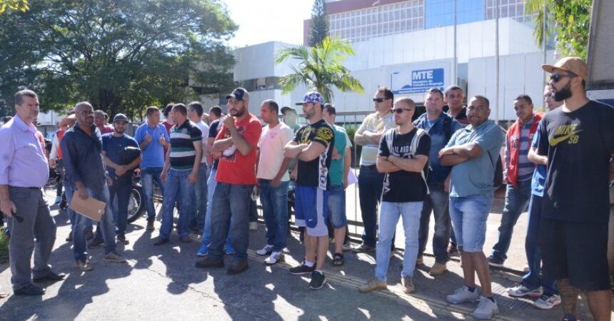 Sindicato e demitidos da SJT Forjaria pressionam Ministério do Trabalho para liberação do seguro-desemprego