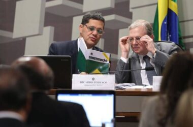 Comissão do Senado conclui votação da reforma trabalhista sem alterações