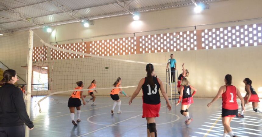 Equipe de và´lei feminina do Sindicato está na final do campeonato SindiVà´lei