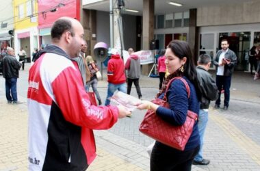 Movimento Sindical Unificado realiza ato contra a retirada de direitos