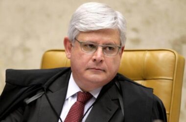 Janot entra com ação contra a lei da terceirização