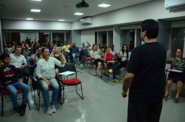 Alunos do curso de Libras se formam na Escola do Metalúrgico