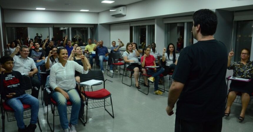 Alunos do curso de Libras se formam na Escola do Metalúrgico