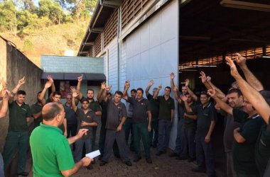 Sindicato realiza ato de conscientização na W.A. Cardanha