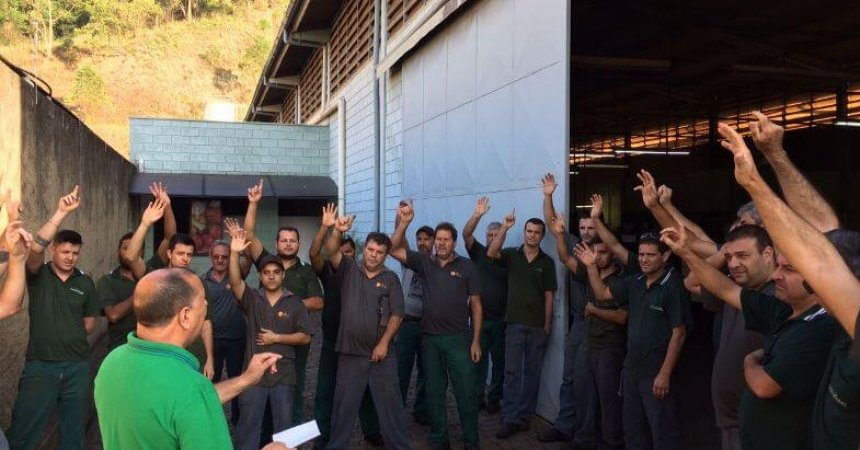 Sindicato realiza ato de conscientização na W.A. Cardanha