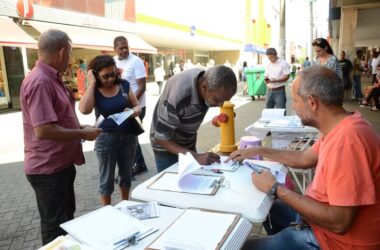 Movimento Sindical coleta assinaturas contra a Reforma da Previdência