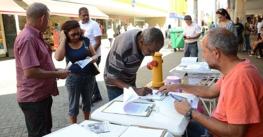 Movimento Sindical coleta assinaturas contra a Reforma da Previdência