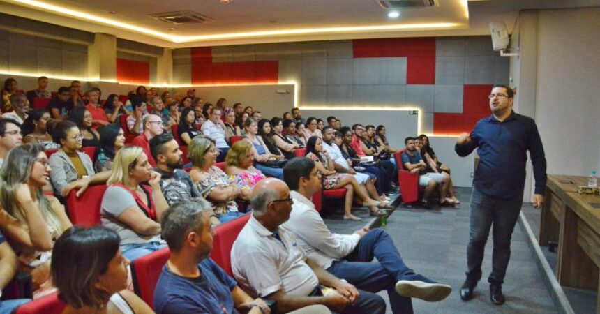 Palestra sobre “Inteligência Emocional” lota auditório do Sindicato