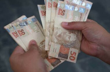 Novo governo define que valor do salário mínimo em 2019 será de R$ 998,00
