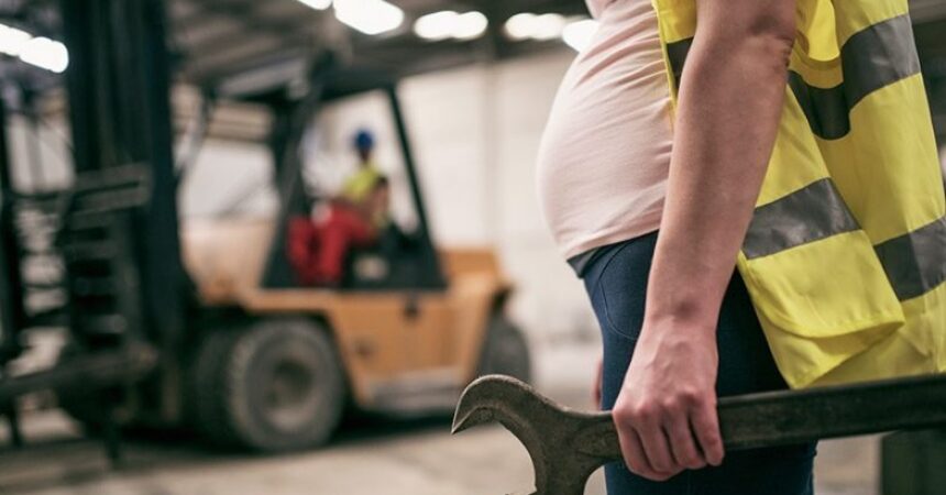 STF proíbe que grávidas e lactantes trabalhem em locais insalubres