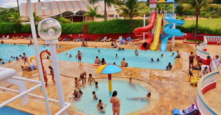 CALOR E DIVERSÃO: Parque aquático reabre neste sábado (14)