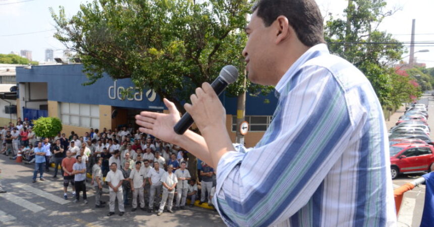 Sindicatos unidos: ação conjunta mobiliza trabalhadores da Deca Metais