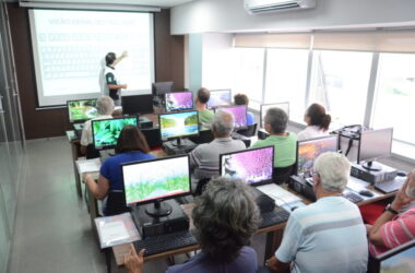 Escola do Metalúrgico: novos módulos de Informática e Smartphone para aposentados