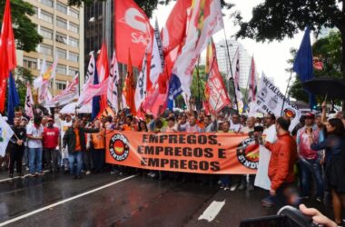 Centrais sindicais realizam ato em defesa do emprego e dos direitos