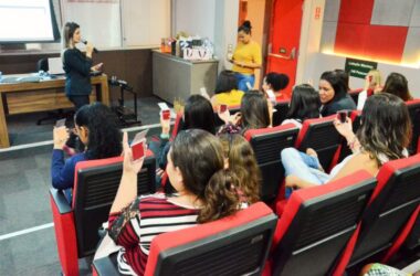  Dia da Mulher é comemorado no Sindicato com palestra sobre empoderamento feminino