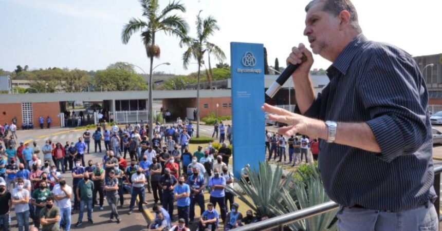 A luta continua: trabalhadores da Thyssenkrupp votam pela continuação dos protestos contra regime de turnos fixos