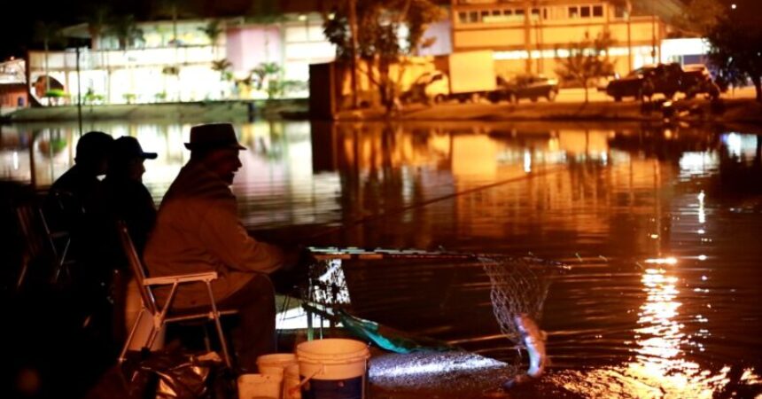 Hoje (11) tem pesca noturna no Lago Grande