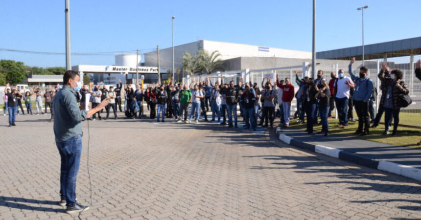 Trabalhadores da Rockwell aprovam acordo de compensação de horas