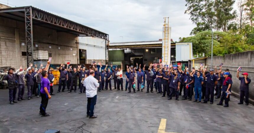 Trabalhadores da Nova Injeção renovam acordo de jornada de trabalho