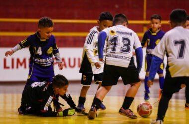 Equipes menores dão show de bola na Copinha Vermelho e Preto de Futsal 2022