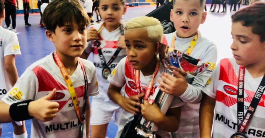 Equipe sub-8 do Sindicato é vice-campeã paulista de futsal