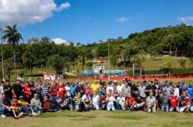 Confraternizações no Clube: metalúrgicos se reúnem e relembram os bons tempos