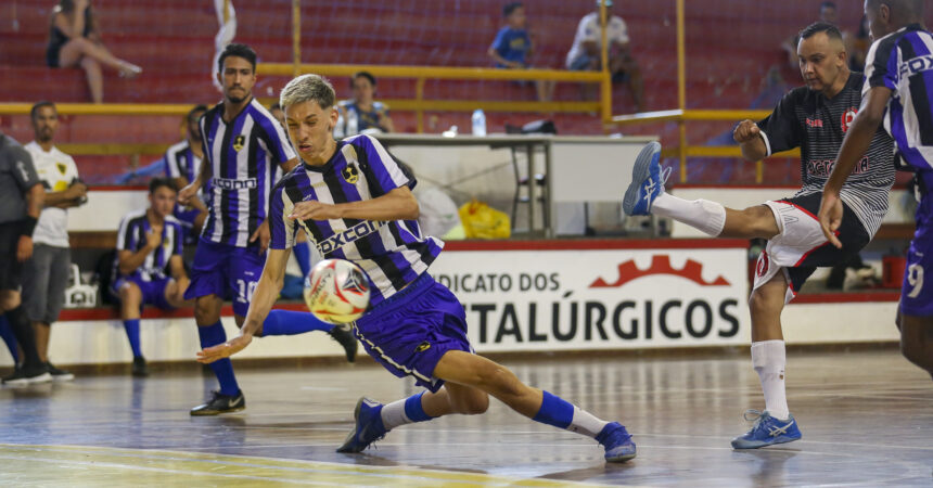 Quatro jogos na primeira rodada do Aberto de Futsal