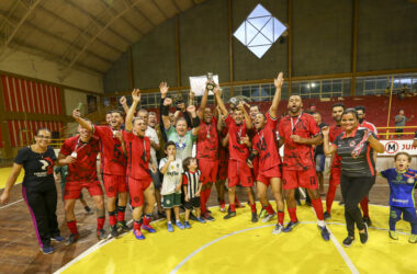 AAM Tekfor vence a Dexco na final e conquista o título da Série Prata do Futsal. Confira as fotos do jogo.